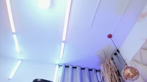 ibbie_ online show from August 11, 5:37 pm