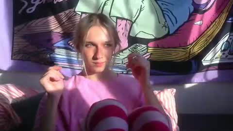 Jade online show from August 7, 2:06 pm