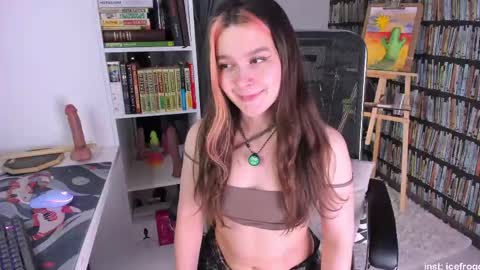 Julia online show from May 18, 1:06 am