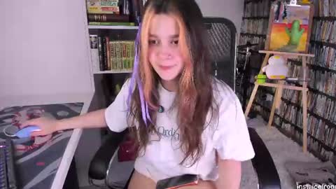 Julia online show from June 17, 7:57 pm