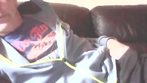 icemandude online show from July 26, 9:58 am