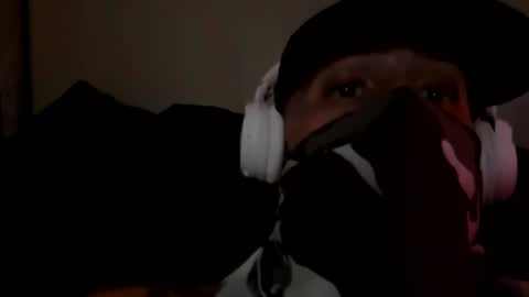 icy_welder1313 online show from June 4, 8:35 pm