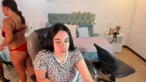 icysweetcam online show from August 9, 11:55 am