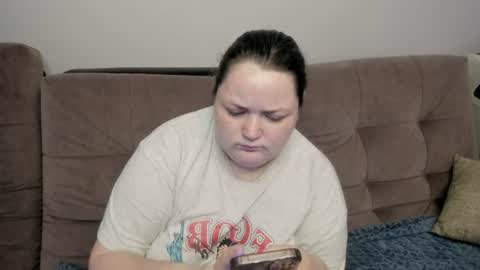 Alice and Alex online show from August 2, 1:45 am