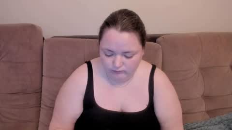 Alice and Alex online show from August 5, 1:47 am