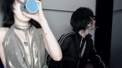 iiiiiiis online show from August 3, 11:12 pm