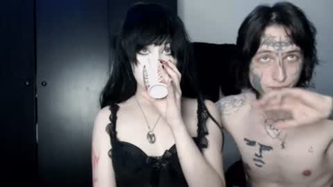 iiiiiiis online show from August 6, 12:20 am