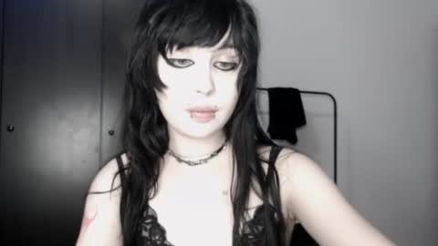 iiiiiiis online show from August 7, 1:38 am