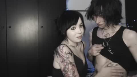 iiiiiiis online show from August 14, 12:25 am