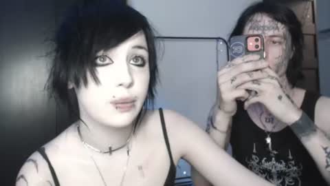 iiiiiiis online show from August 14, 1:31 am