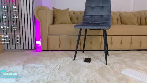 Emma online show from August 8, 9:42 am