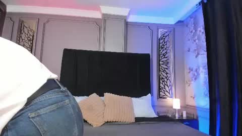LILY online show from August 15, 6:56 pm