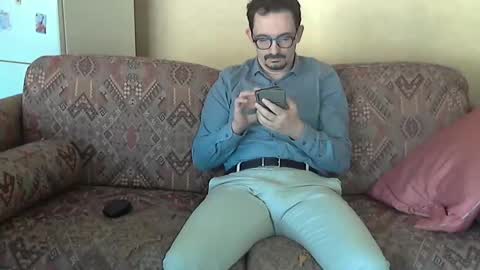 ilovecuteguy79 online show from May 22, 5:20 am