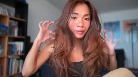 iluvchardonnay online show from August 6, 10:25 am