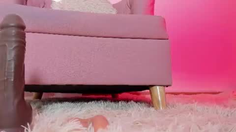 Mia online show from August 13, 6:11 pm