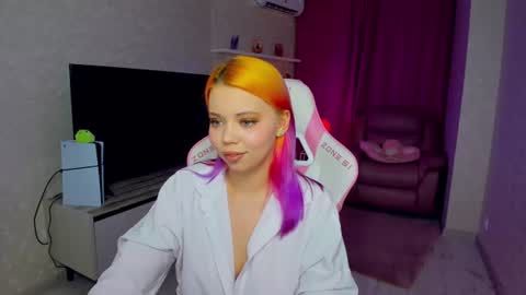 Roxy online show from July 9, 9:20 pm