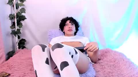 im_alejo online show from August 9, 4:24 am