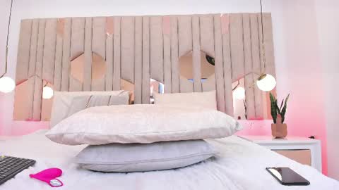 im_ariana_ online show from August 13, 12:13 am