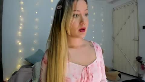 Caro   online show from August 4, 4:20 am