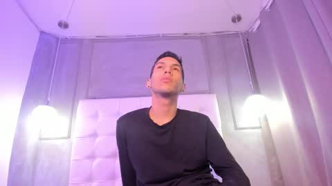 im_eiden_ online show from February 22, 8:52 pm