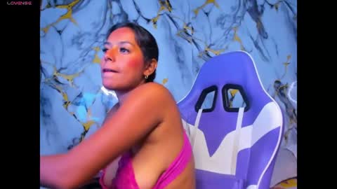 im_emma26 online show from August 5, 1:31 pm