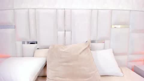 Giselle  online show from August 14, 5:00 am