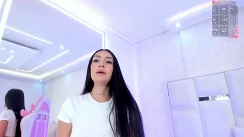im_isabella1 online show from August 4, 4:20 am