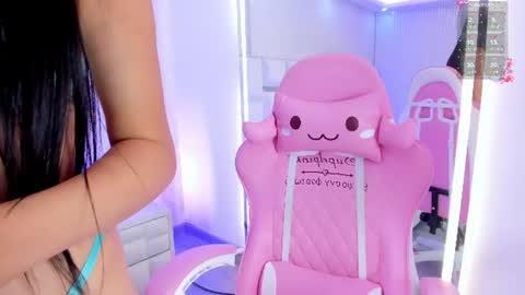 im_isabella1 online show from August 4, 11:02 pm