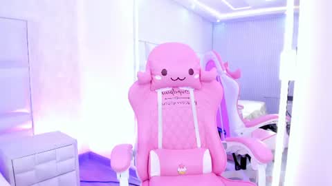im_isabella1 online show from August 13, 11:08 pm