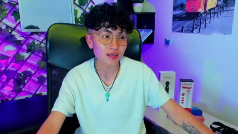 im_mathias online show from May 8, 5:20 am