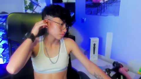im_mathias online show from May 10, 5:42 am