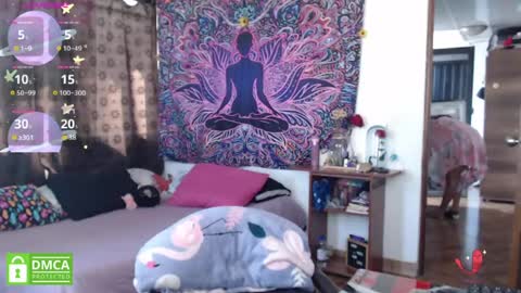 cutie pie online show from August 7, 1:22 pm