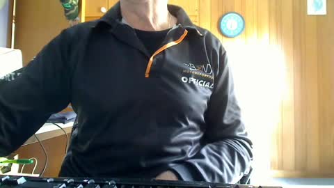 Aussie Guy online show from June 11, 3:34 am