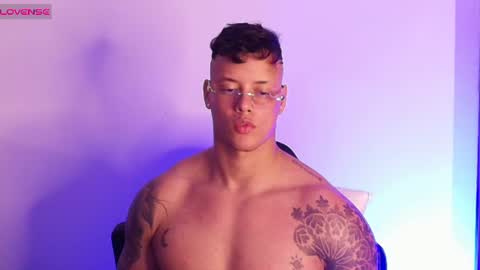 imconor online show from July 28, 10:38 pm