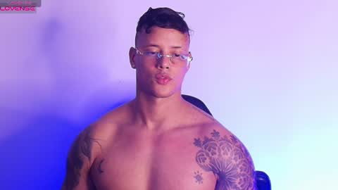 imconor online show from August 4, 9:45 pm