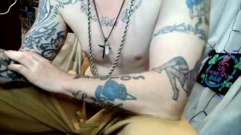 imglorious1 online show from August 7, 6:57 am