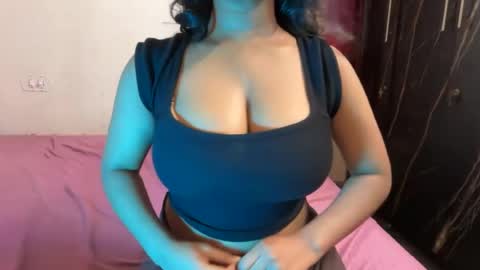 imlovelyrose online show from July 13, 8:10 am