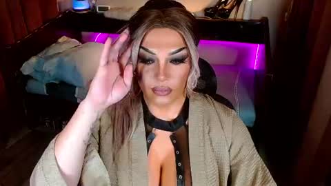 QUEEN MADI  online show from July 4, 12:24 am