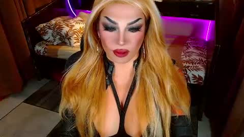 QUEEN MADI  online show from July 13, 6:53 am