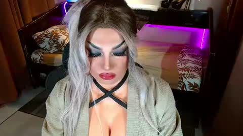 QUEEN MADI  online show from July 13, 7:59 am