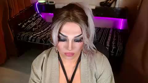 QUEEN MADI  online show from July 28, 11:44 pm