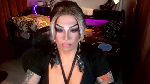 QUEEN MADI  online show from August 14, 6:55 pm