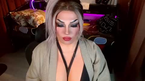 QUEEN MADI  online show from August 14, 10:24 pm