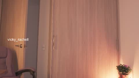imvickyrachell_ online show from July 23, 8:11 pm