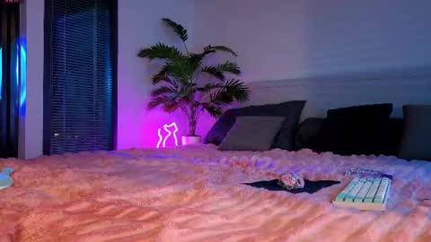 Dina online show from August 2, 10:38 pm