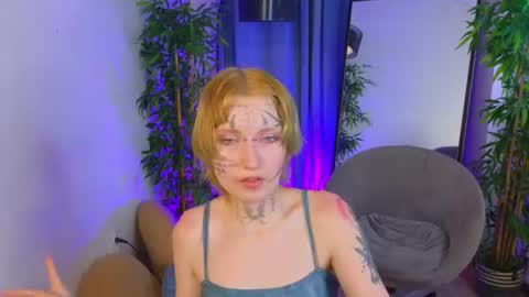 incub_ online show from August 5, 11:03 pm