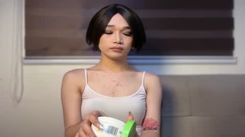 indestructabletrixie online show from August 7, 9:09 am