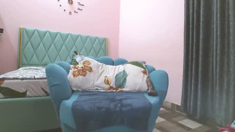 Parul online show from August 10, 9:00 am