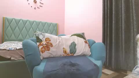 Parul online show from August 10, 1:23 pm