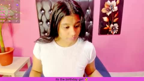 PARADISEQUEEN online show from August 5, 9:51 am